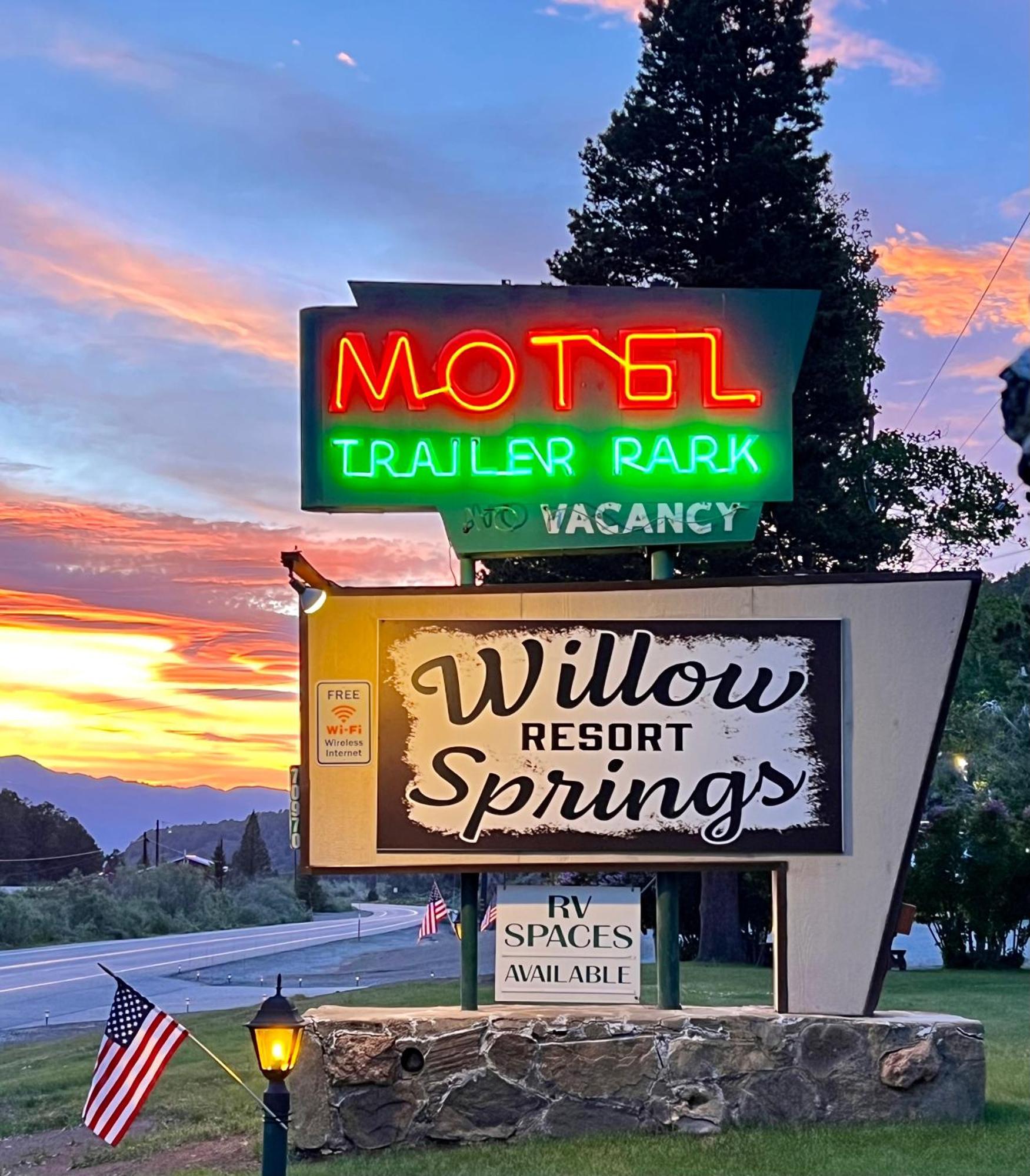 Willow Springs Resort Bridgeport Exteriör bild